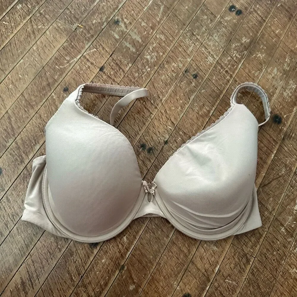 Victoria’s Secret 34DD Body by Victoria lined perfect coverage bra